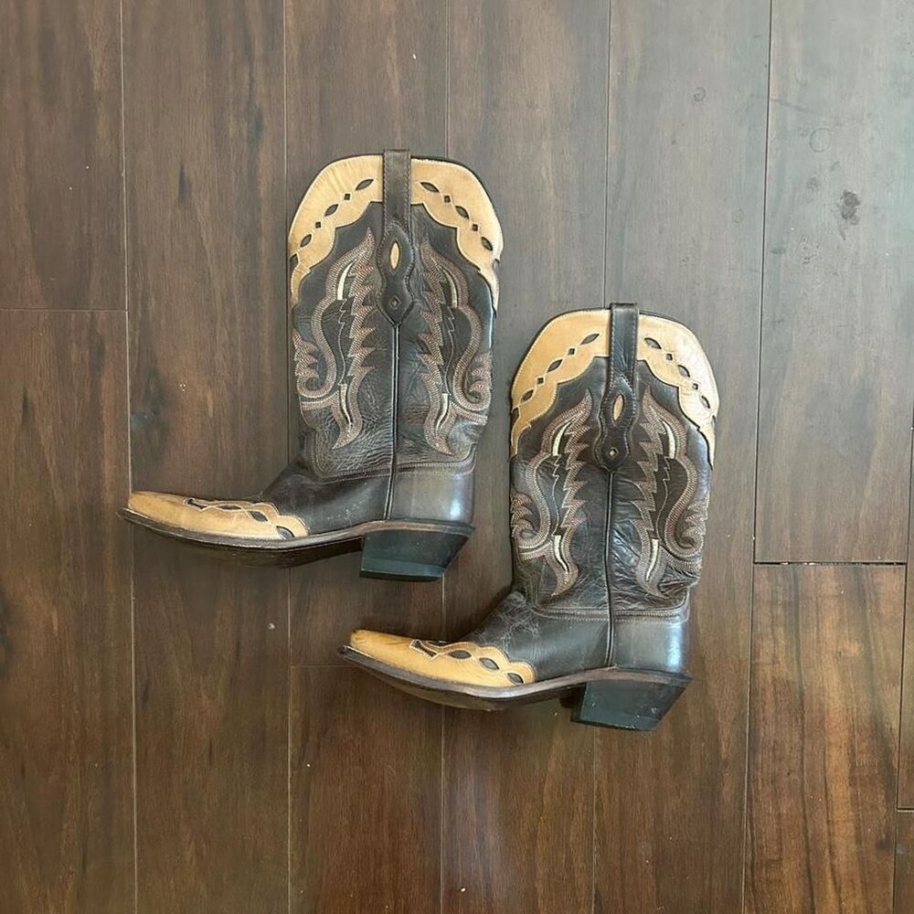 Old West Vintage Women's Brown and Tan Cowboy Boots
